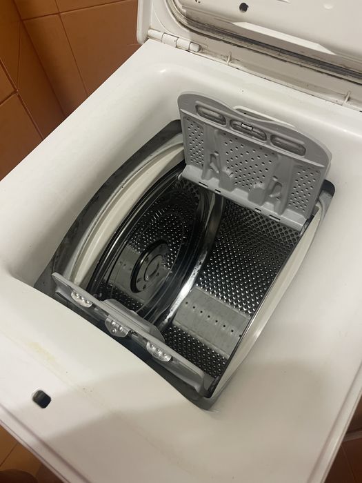 AEG Пералня с Горно Отваряне