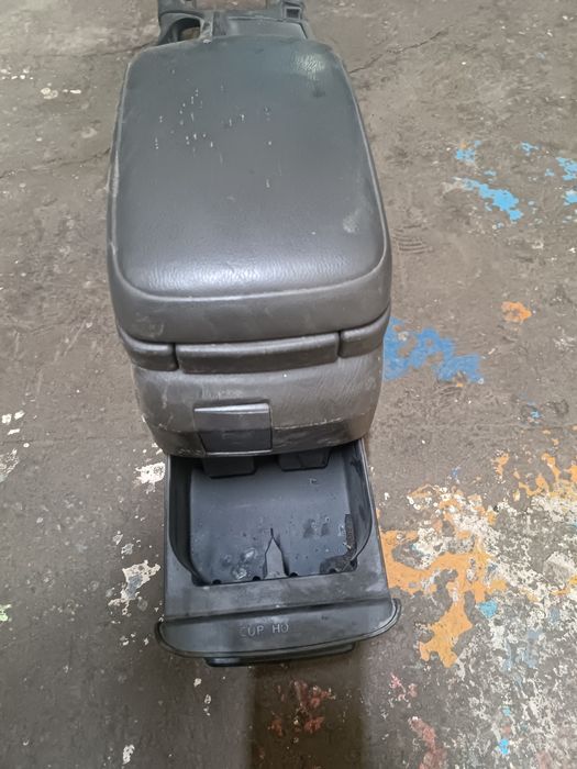 Подлокотник Ниссан максима