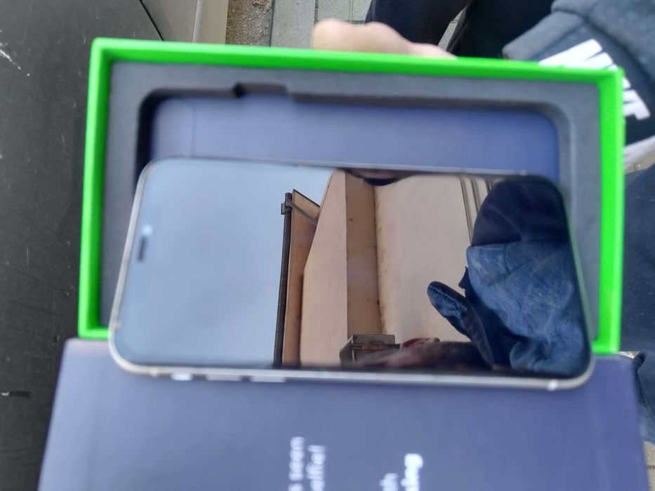 IPhone 11 64 gb като нов