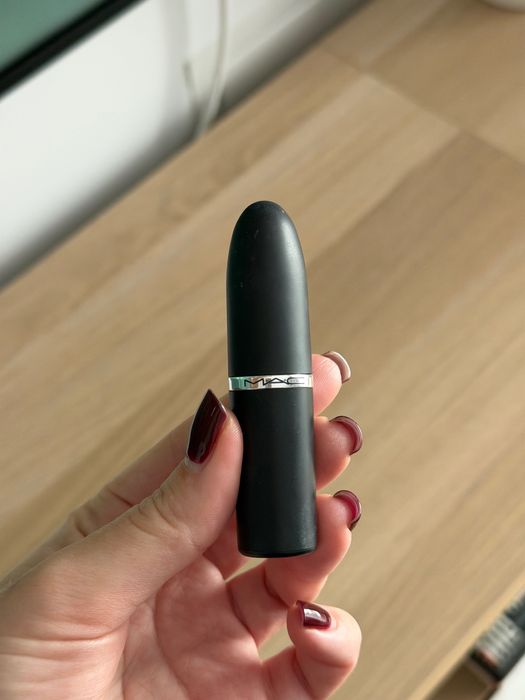 Ruj Mac, satinat elegant, Modesty 835