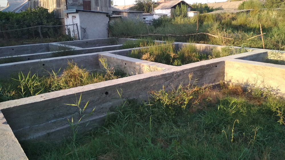 Участка сотилади йоки 2-3 хоналик Дўмга(шахар худудида) алмаштирилади.