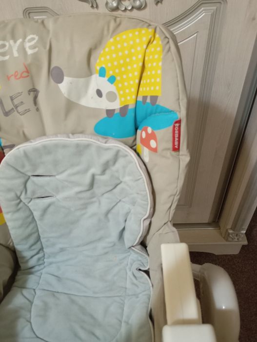 Стульчик для кормления ребенка