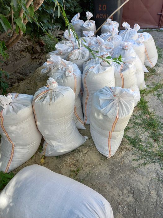 vand nisip cu pietris, la saci rafie