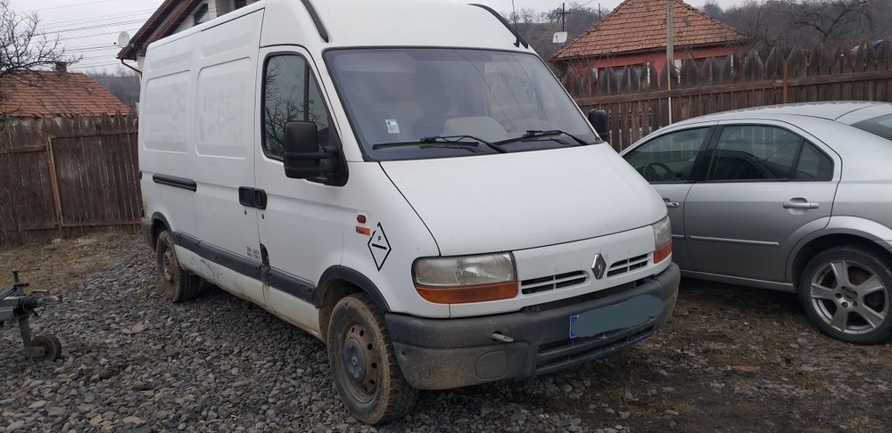 Capotă si bară față Renault Master 2003