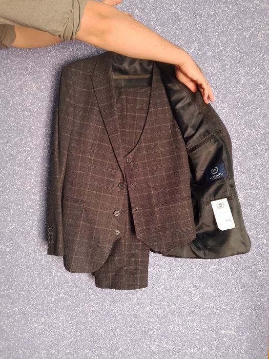 Erkaklar kostyumi troyka