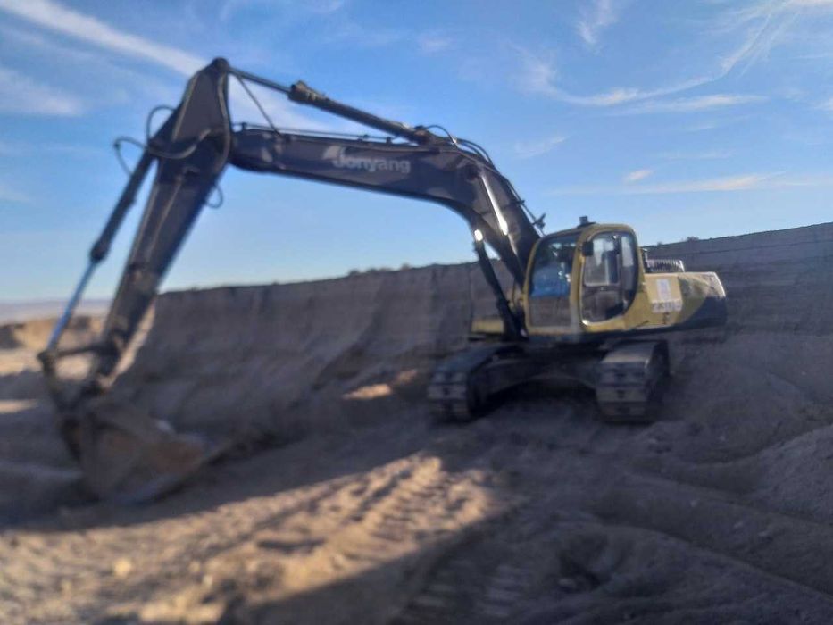 Экскаватор XG-230