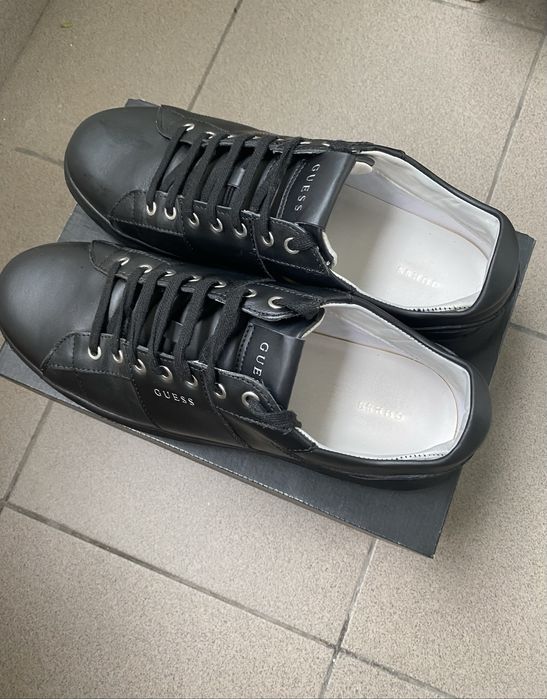 Adidasi Guess negri din piele
