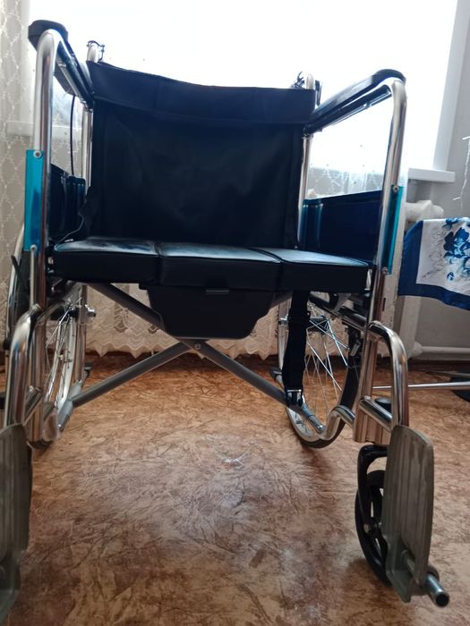 Продам инвалидное кресло