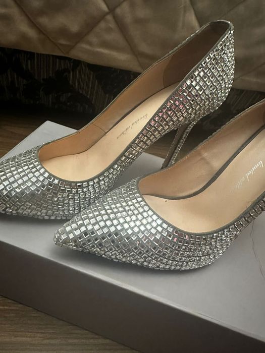 Продам туфли со стразами