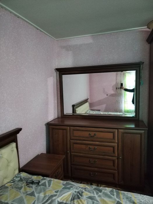 Spalni mebel sotiladi