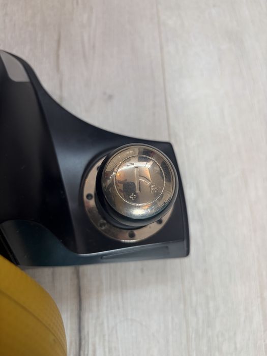Volan Gaming Myria MG7401 cu pedale – stare foarte bună