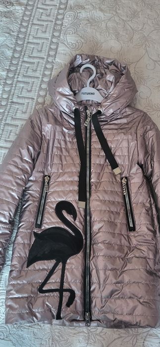 Продам куртку на девочку