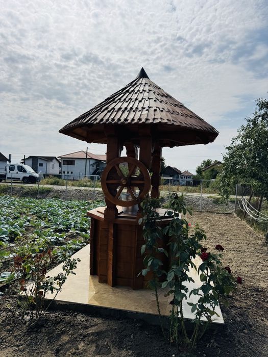 De vânzare Fântână din lemn, lucrată în Maramureș
