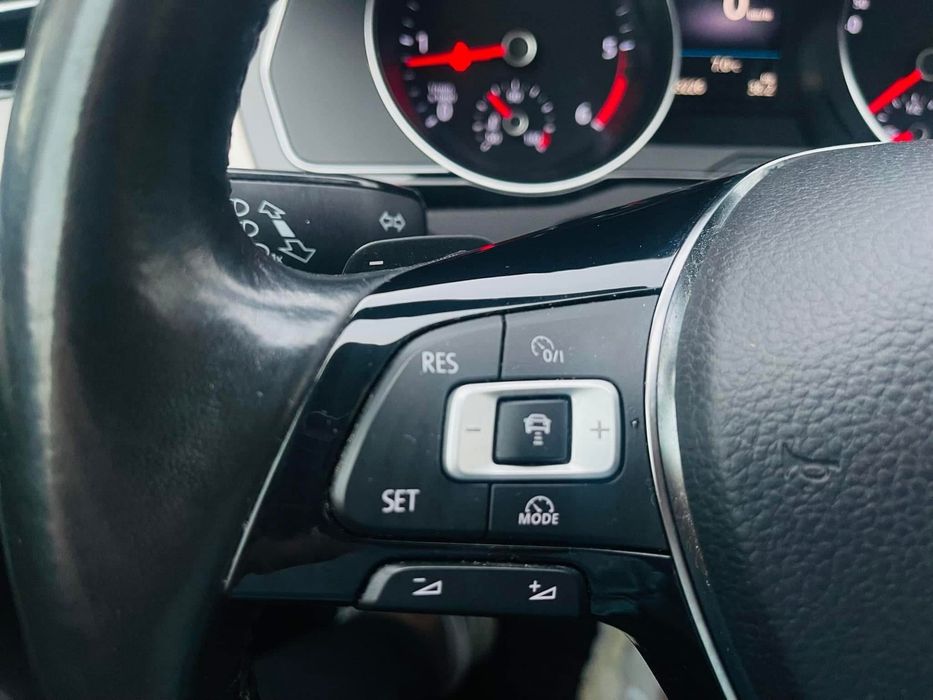 Volkswagen Passat B8 2017 Highline 2.0 TDI 190 cp DSG / 154.000 km /