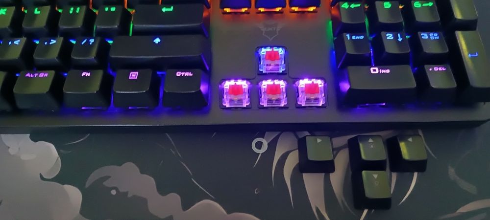 Клавиатура Trust GXT 863 Mazz