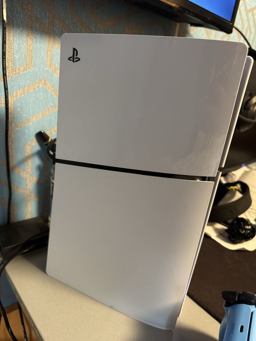 Ps 5 1T cu disc 2 manete