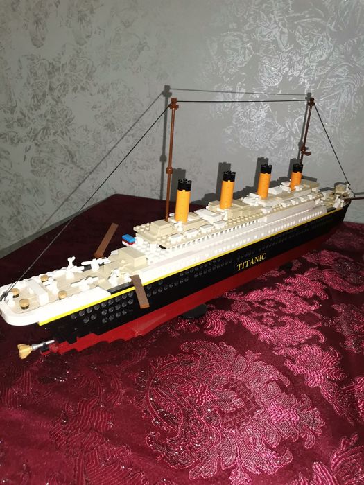 Lego  Titanic 10294 9090 piese