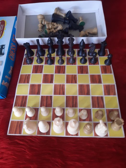 Резервни фигури за шах.