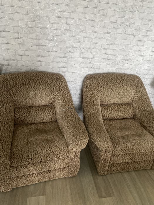 Продам диван и кресла