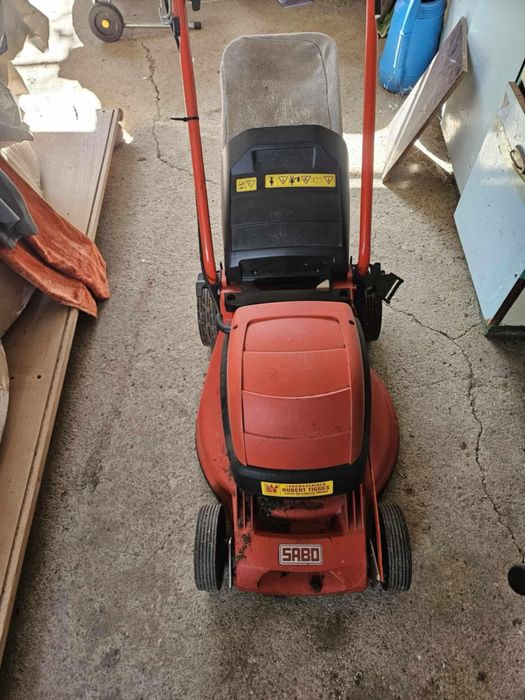 Vand masina de tuns iarba