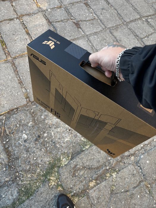 Asus tuf F15 FX506HC направен апгрейд