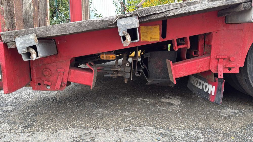 Trailer Wielton 4 axe, 2013, 1 axa liftanta, 1 axa viratoare