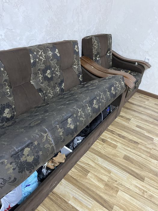 Диван и два кресла