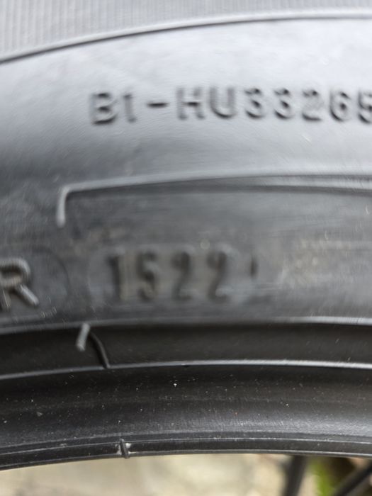 Vând două anvelope de vara dunlop 245 50 18  dot1522