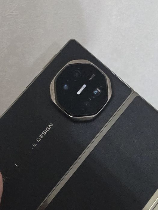 Huawei mate xt ultimate Design 512/100%