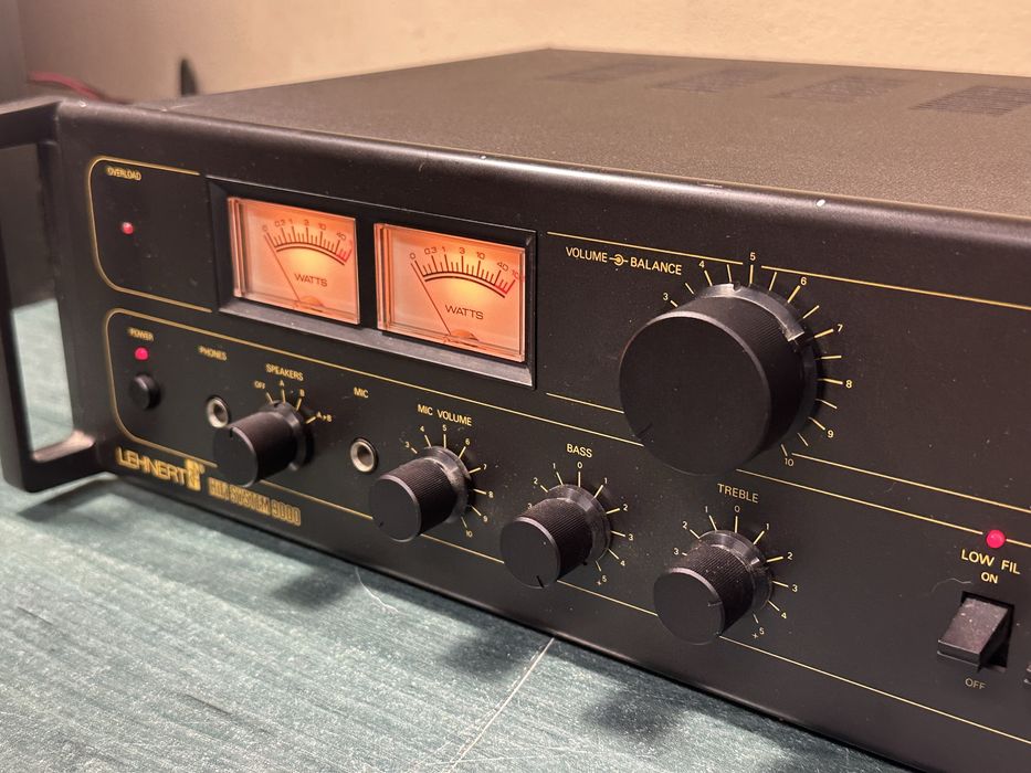 Рядък винтидж усилвател Lehnert SV 901 големи VU метри