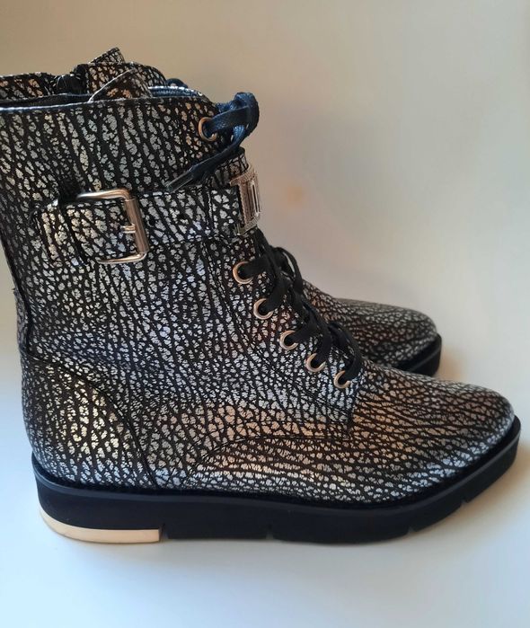 Ботички love moschino