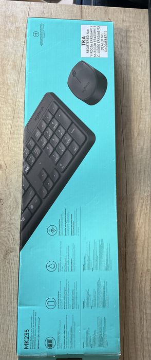 Комлект безжична клавиатура с мишка Logitech MK235