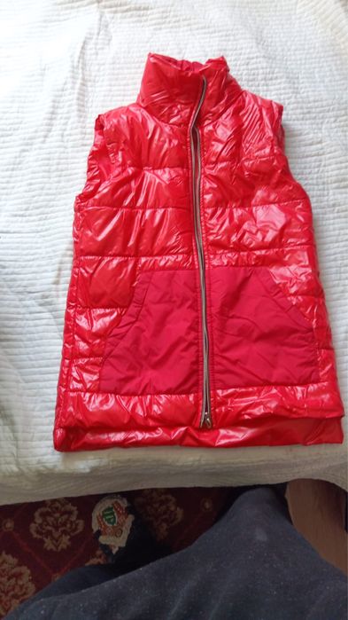 Куртки весна и безрукавки