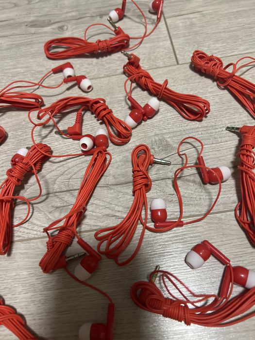 Червени слушалки 15 бр