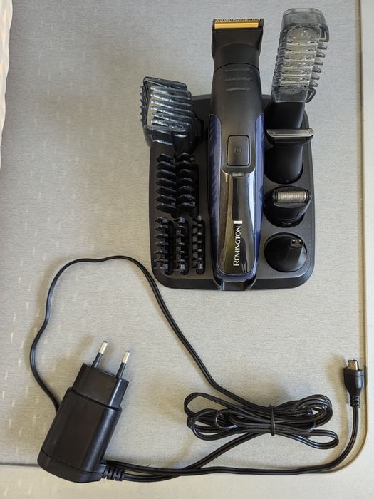 Aparat de tuns barba, par, faţă, nas Remington 10 in 1