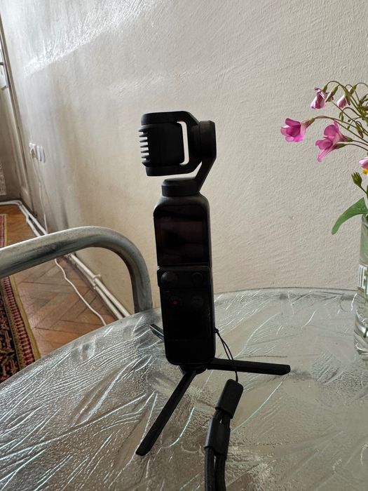 DJI Pocket 2 Creator Combo + аксесоари (ND филтри, водоустойчив кейс, кейс за зареждане) – Добро състояние!