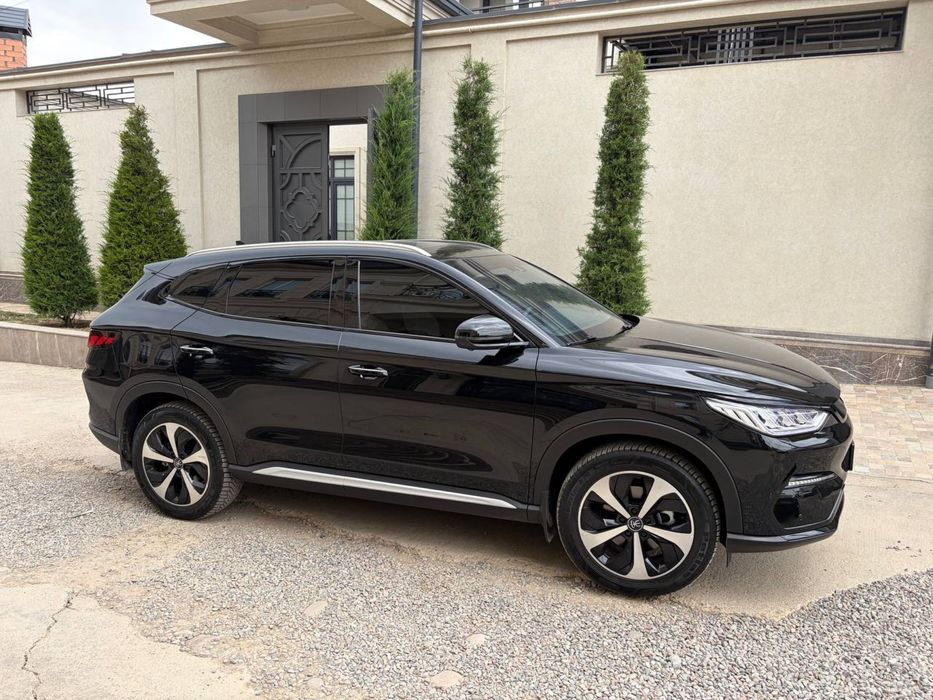 Byd song plus flagship