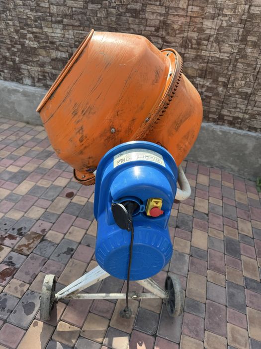 Бетономешалка в Текели