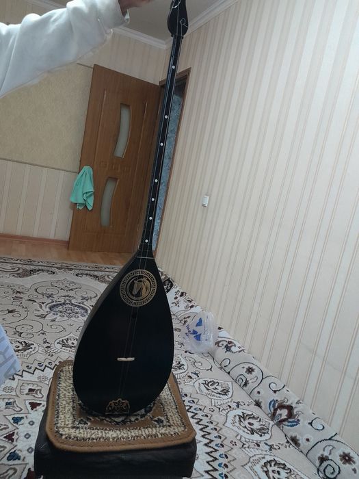 Домбыра сатылады