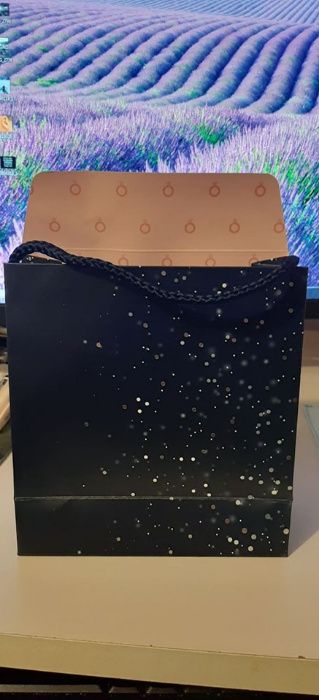 Pungi /Cuti bijuterii si servetele PANDORA noi