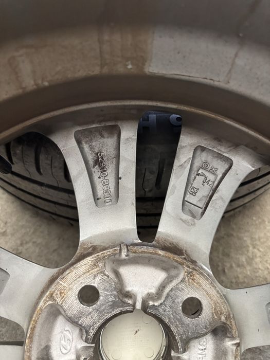 Джанти за Hyundai I10 4x100x15  с гуми Continental
