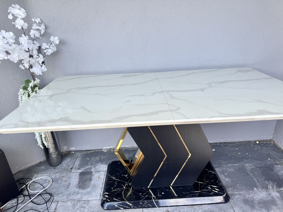 Трапезна маса Винченза стилна и луксозна