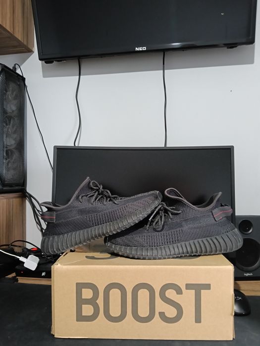 Обувки Yeezy Boost V2