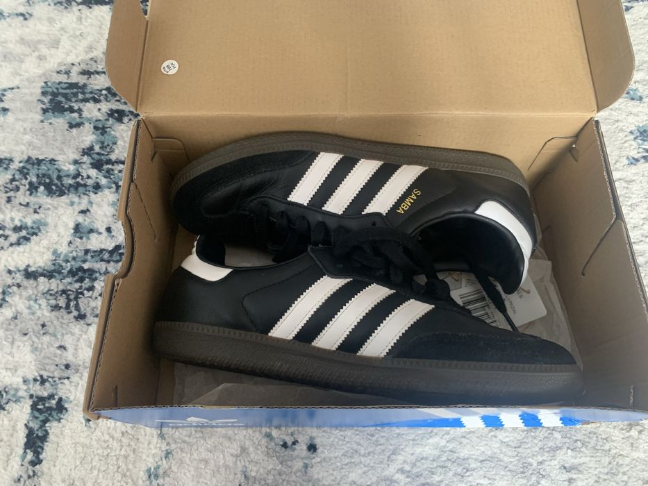 Продам кроссовки Adidas