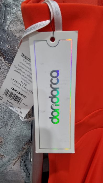 Продам красивое нарядное платье , новое