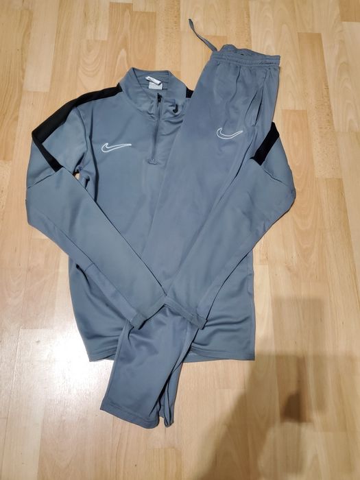 Оригинален екип Nike Dri-Fit S