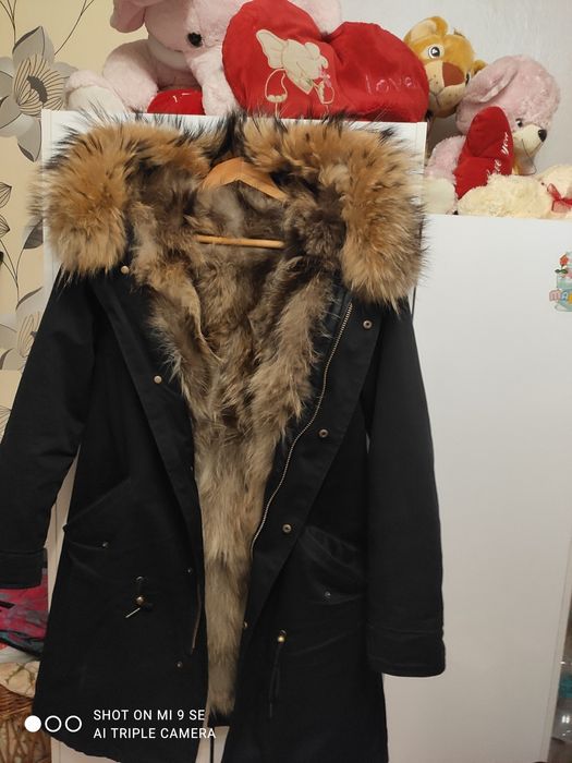Черна парка с естествен косъмм