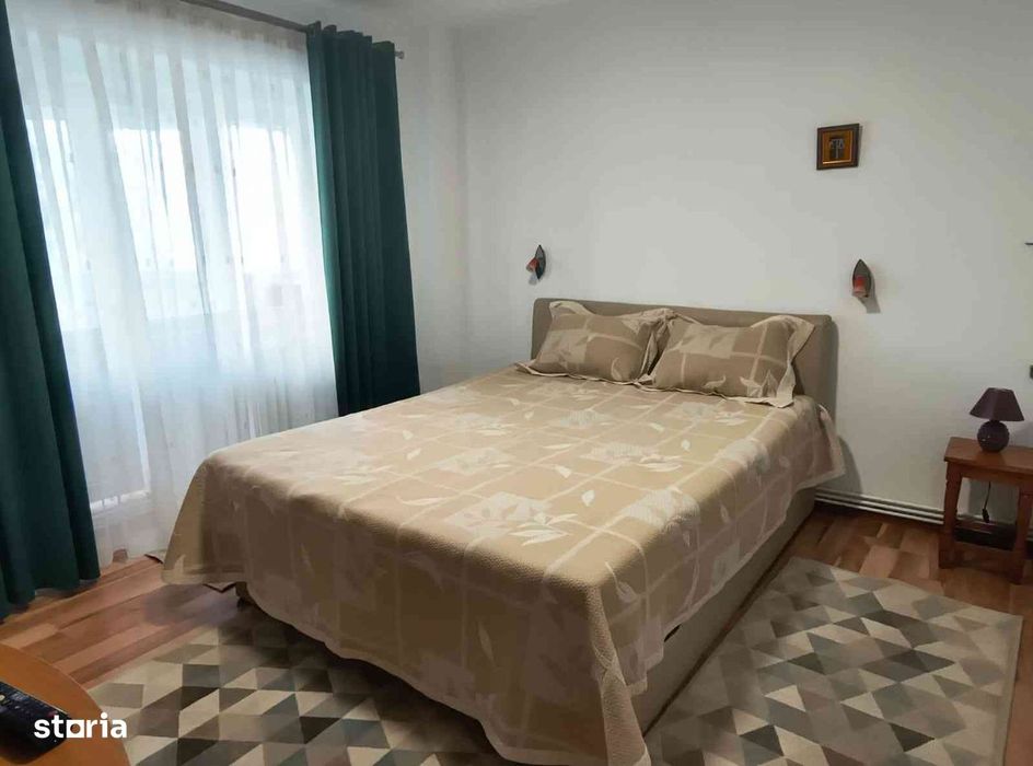 Apartament 3 camere nicolina bloc 1990