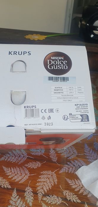 Vând aparat de cafea cu capsule