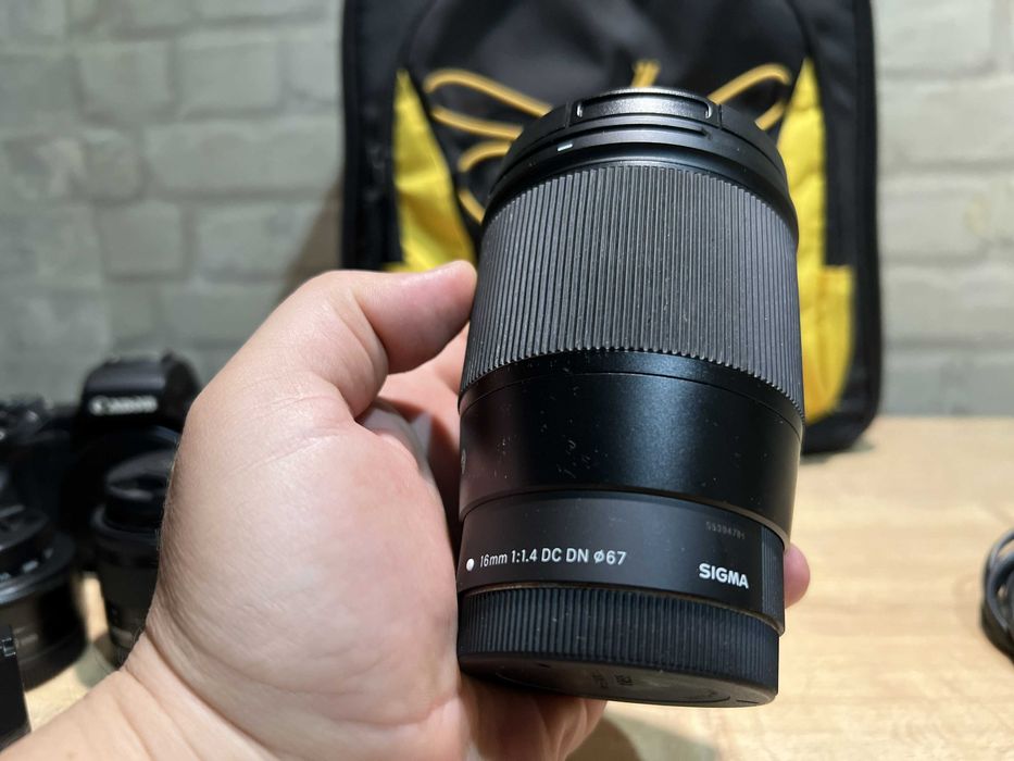 Kit Complet Vlogging/Foto Canon EOS M50 + Sigma 16mm f1.4 + Canon 22mm f2 + Accesorii